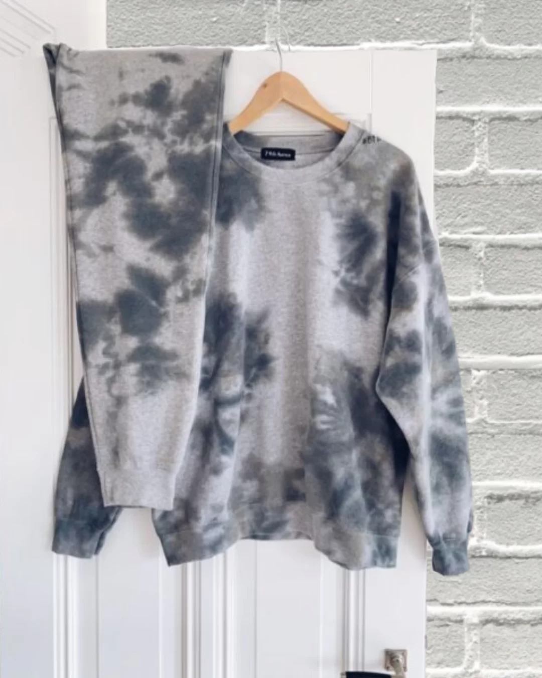 Tracksuit Tie-Dye Light Grey
