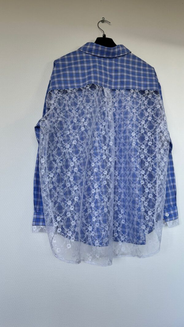 Blouse with lace details - Image 5