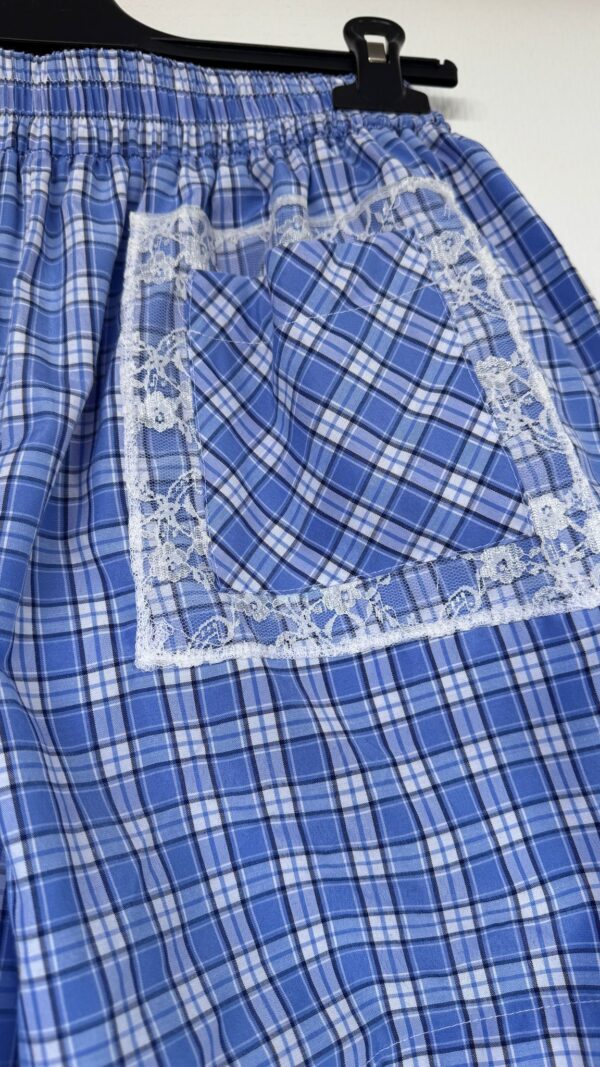 Shorts with lace details - Image 3
